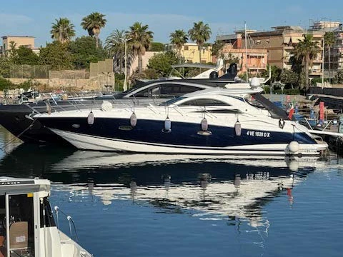 Hire a Pershing Pershing 46 Monopoli