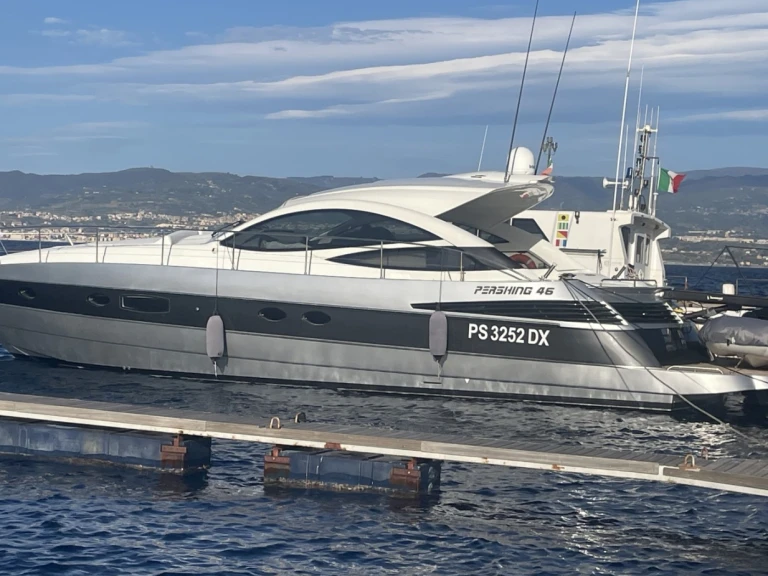 Yacht charter Monopoli - Pershing Pershing 46 on SamBoat