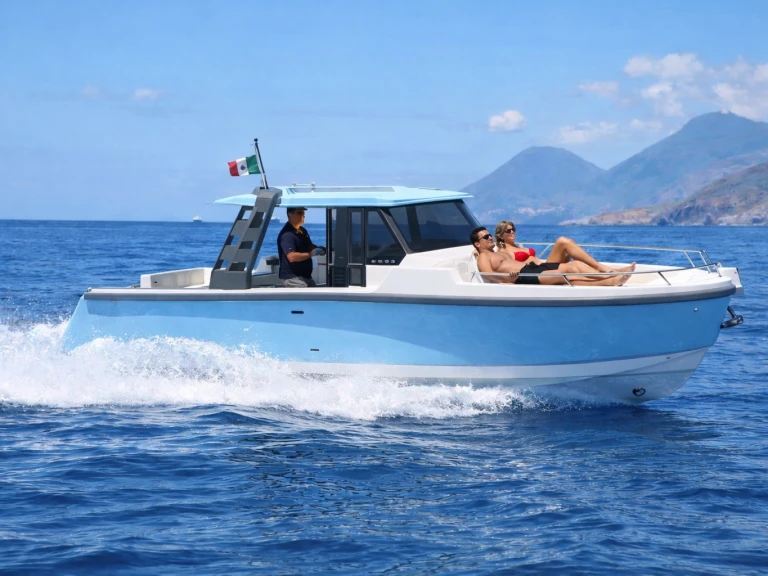 Yacht charter Sorrento - Aicon EC-35 on SamBoat