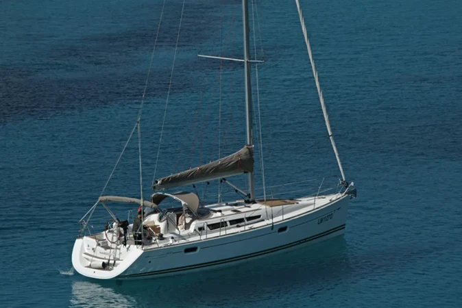 Sailboat to hire Olbia at the best price