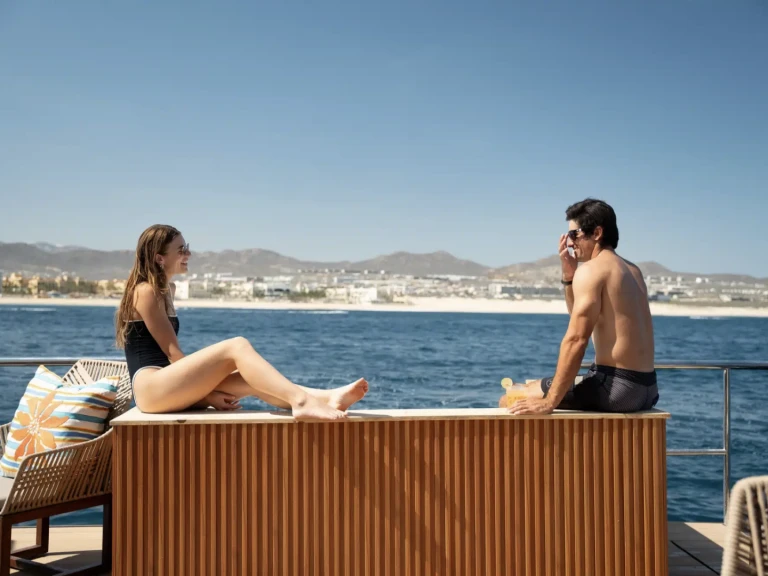 Hire Motorboat Custom Made with a boat licence