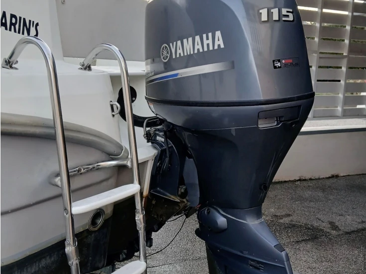 Hire a Bénéteau Flyer 550 Open S2 Aix-les-Bains