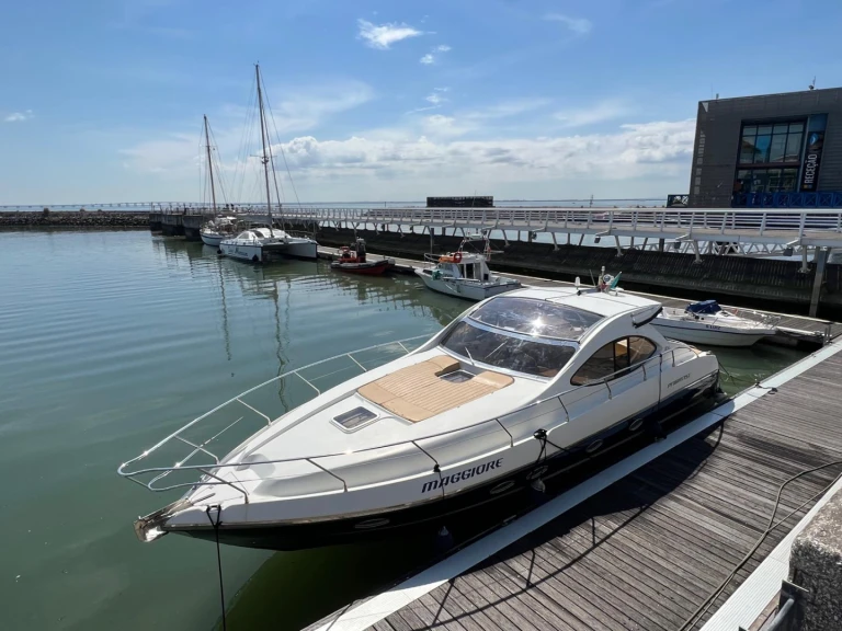 Yacht hire Lisbon cheap G41 Aerotopo.