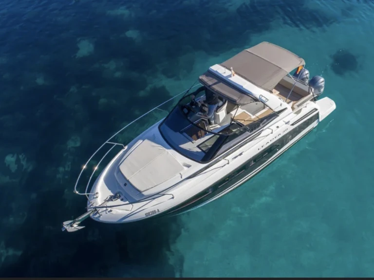 Hire Motorboat with or without skipper Jeanneau Palma de Mallorca