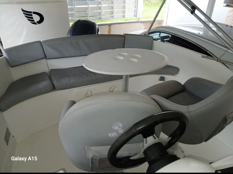 Charter a Bénéteau Flyer 550 Open S2 in Aix-les-Bains on Samboat