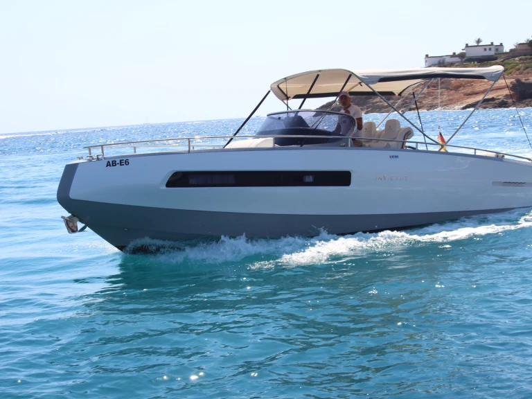 Motorboat to hire El Toro at the best price