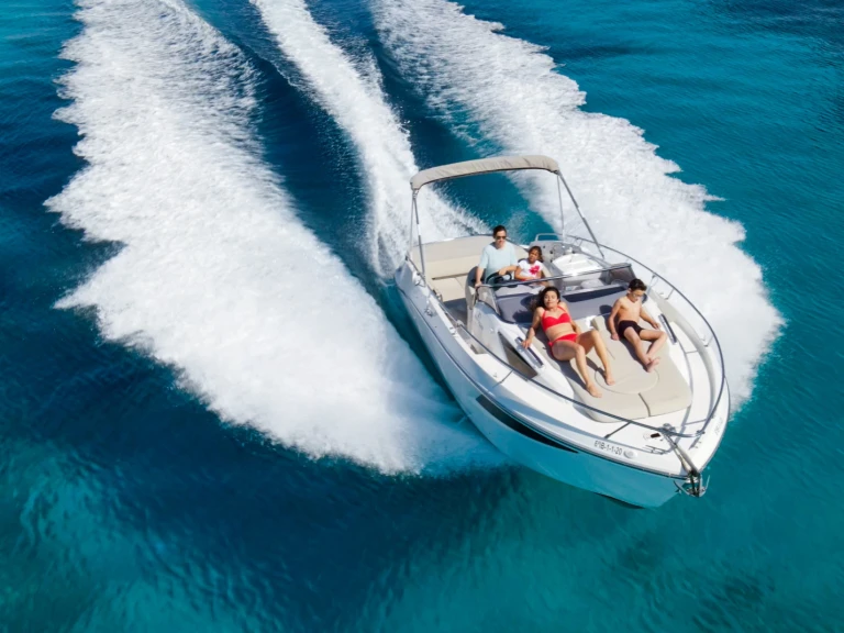 Charter a Cranchi Endurance 30 in Marina Botafoch on Samboat