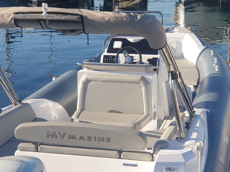 Yacht charter Bormes-les-Mimosas - Zodiac Medline on SamBoat