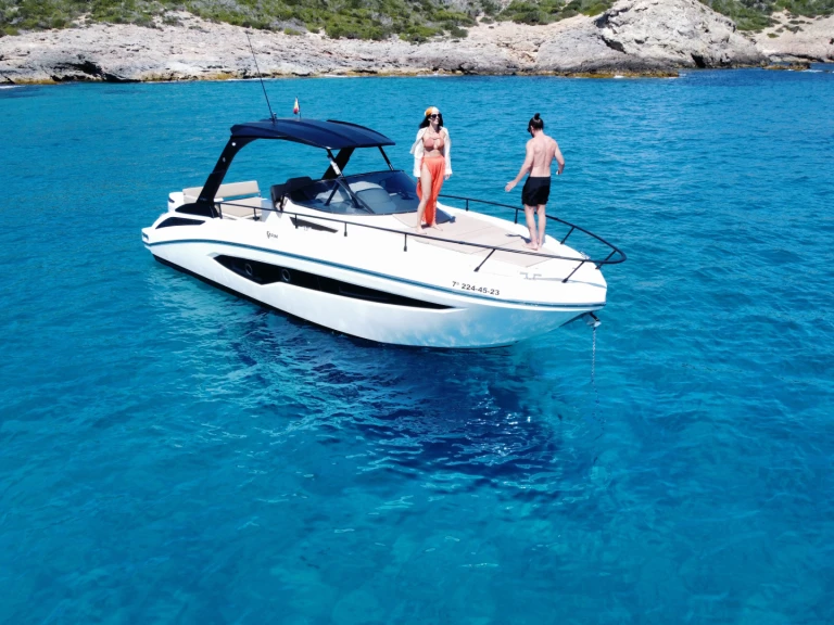 Hire a FIM Regina 34 Marina Botafoch