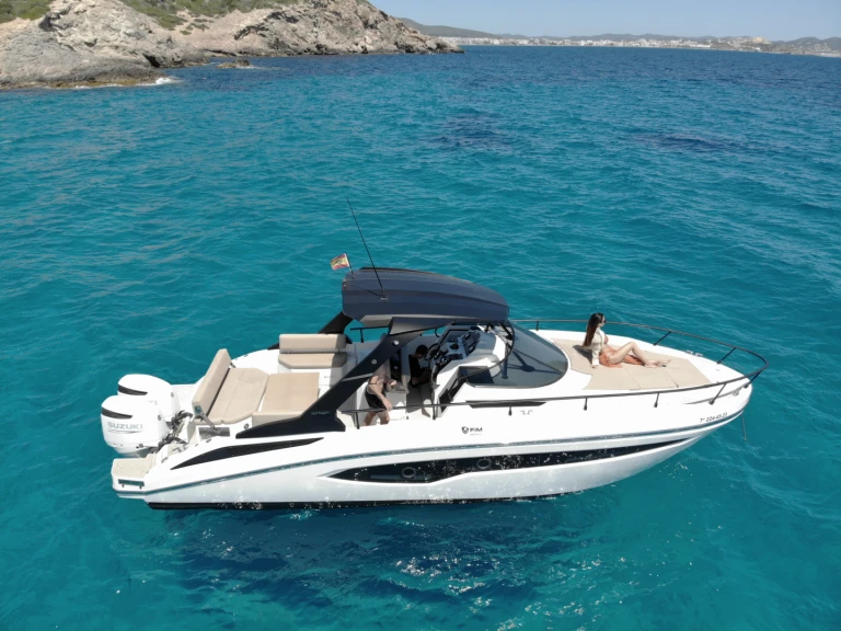 Charter a FIM Regina 34 in Marina Botafoch on Samboat