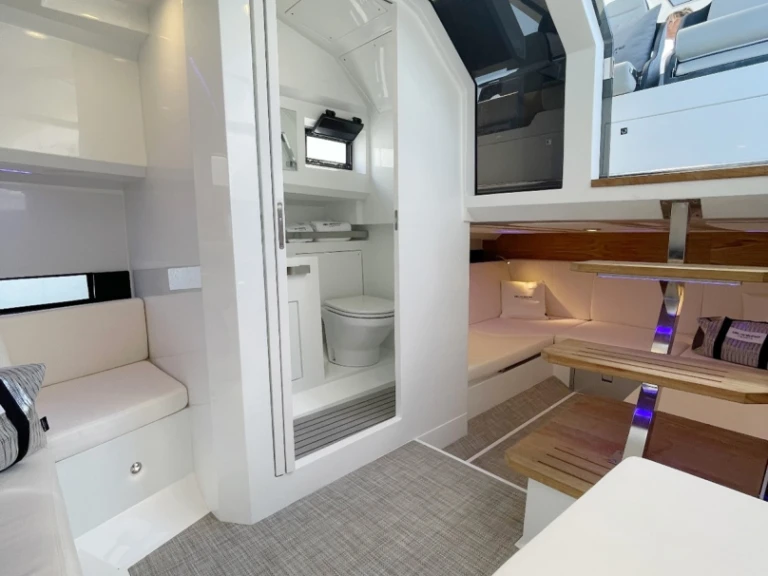 Motorboat hire in Marina Botafoch - De Antonio d36