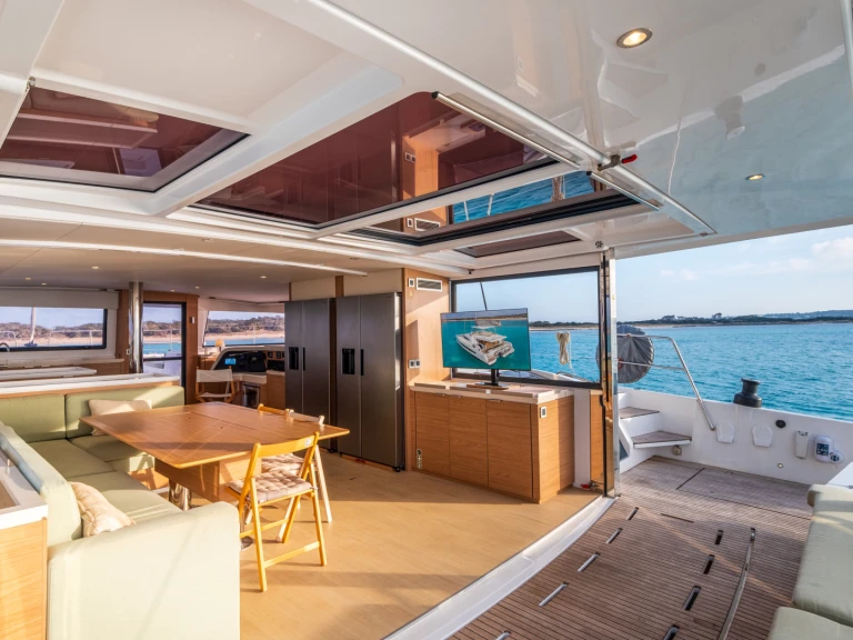Yacht charter Ibiza Town - Bali Bali 5.4 on SamBoat