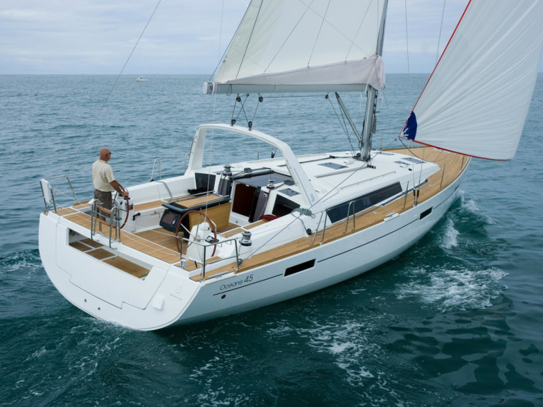 Sailboat hire in Cagliari - Bénéteau Oceanis 45