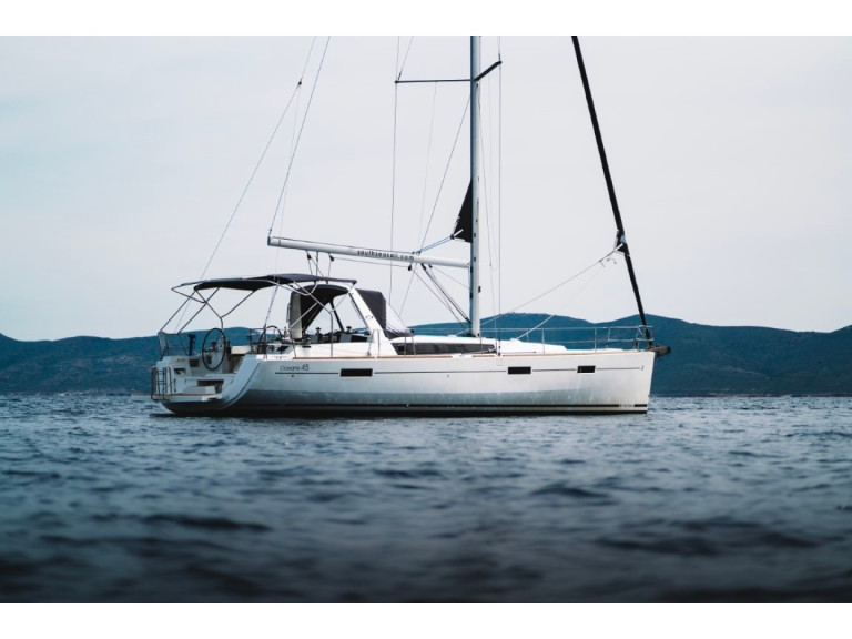Charter a Bénéteau Oceanis 45 in Cagliari on Samboat