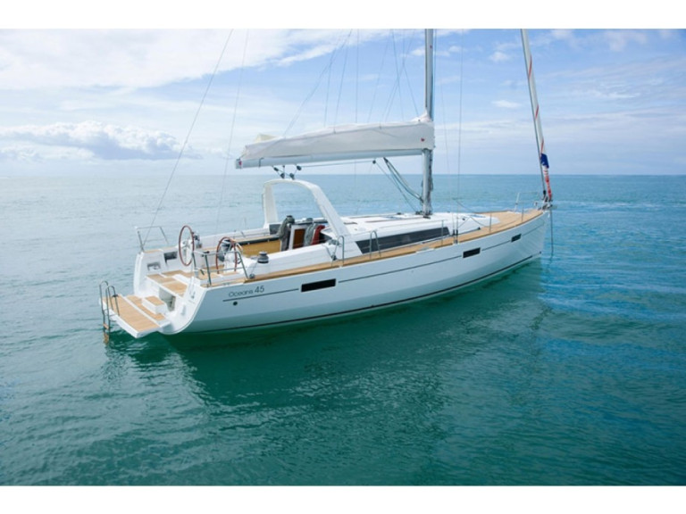 Hire Sailboat with or without skipper Bénéteau Cagliari