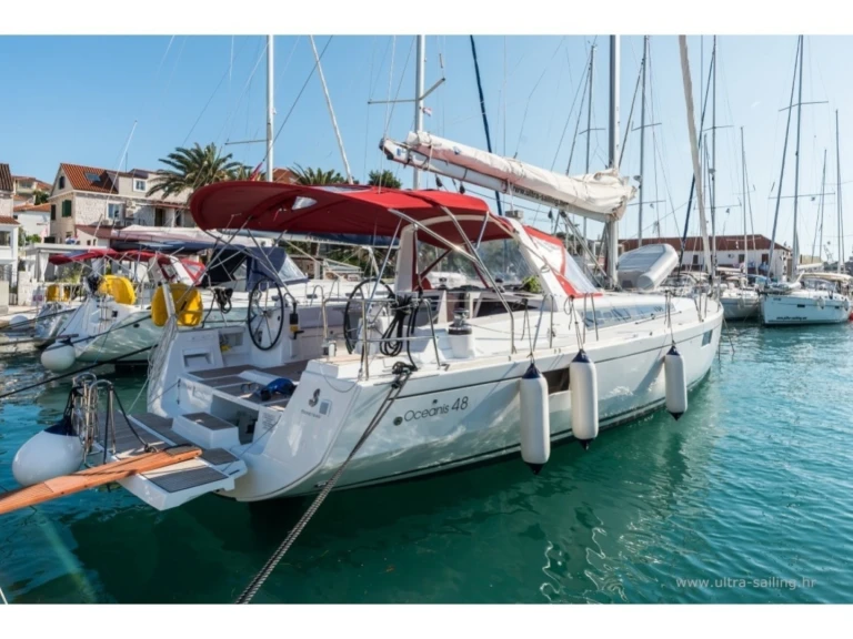 Hire a Bénéteau Oceanis 48 Cagliari