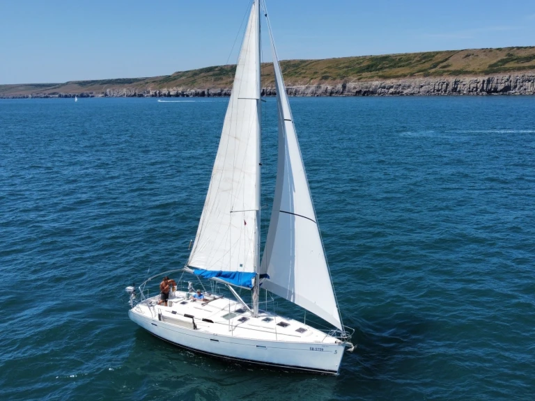 Hire Sailboat with or without skipper Bénéteau Cagliari