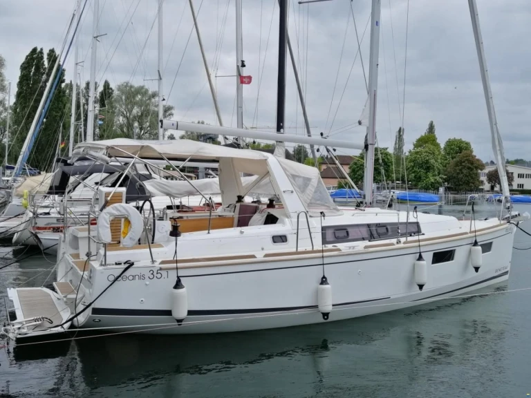 Sailboat to hire Cagliari at the best price