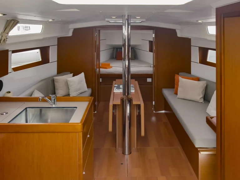 Hire a Bénéteau Oceanis 35.1 Cagliari