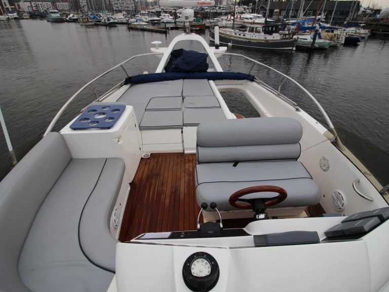 Hire a Sealine T47 Menton