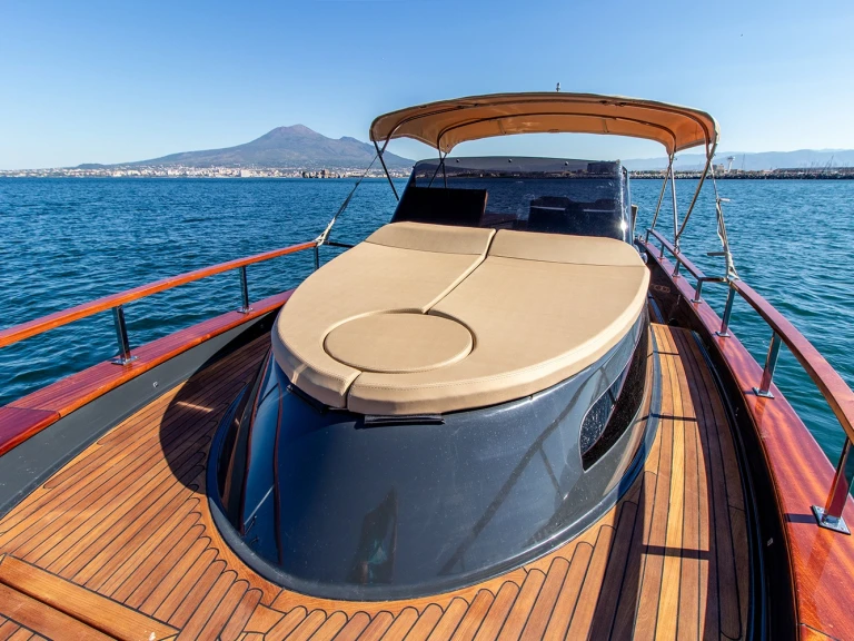 Yacht hire Sorrento cheap Positano Open 32