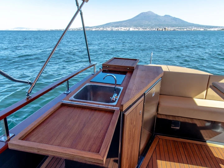 Charter a Nautica Esposito Positano Open 32 in Sorrento on Samboat