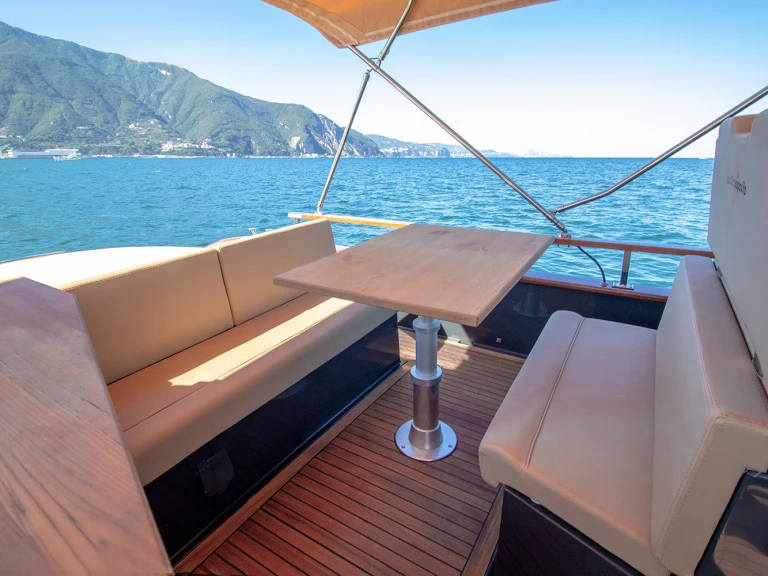 Hire Motorboat Nautica Esposito with a boat licence