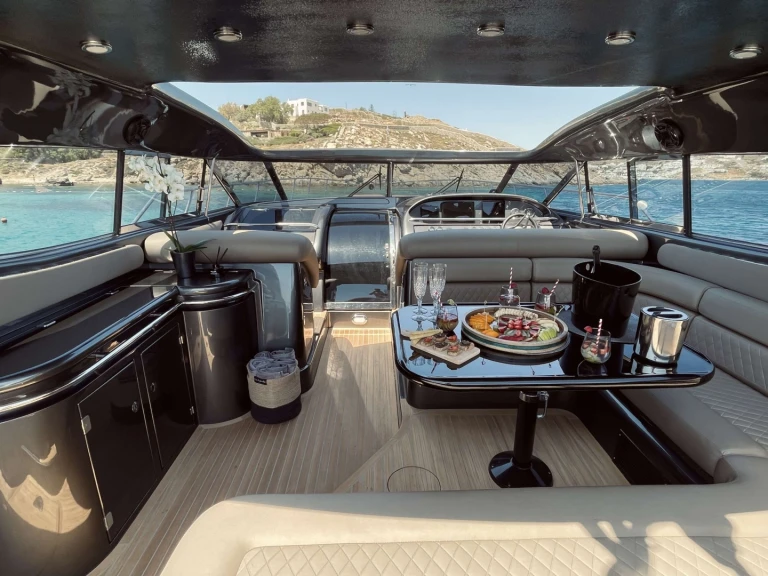Hire Luxury Yacht Sunseeker with a boat licence