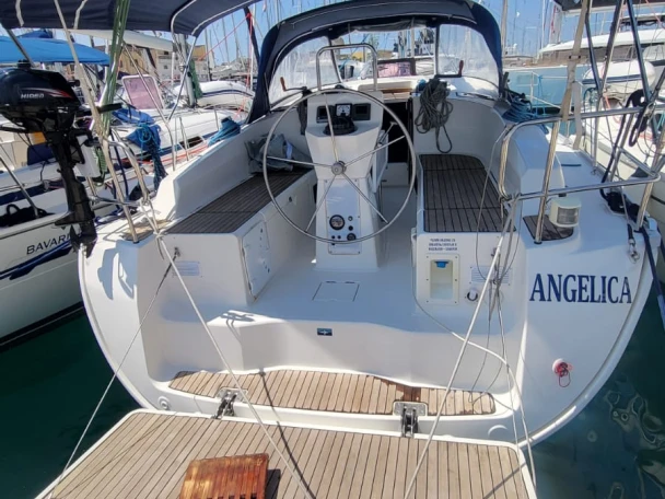 Charter a Bavaria Cruiser 36 in Trogir on Samboat