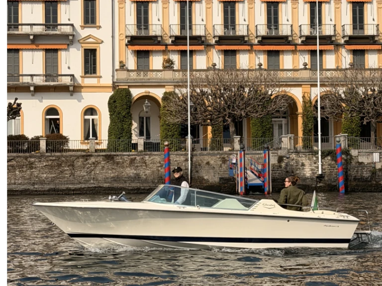 Charter a Colombo super indios 21 in Como (City) on Samboat