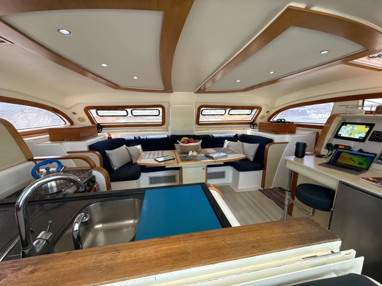 Catamaran hire in Nouméa - Catana Catana 47