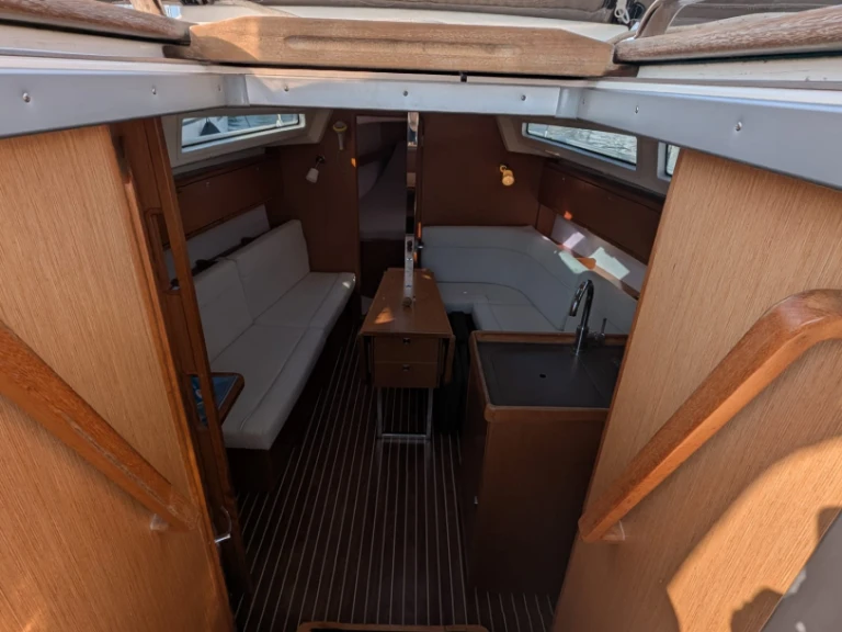 Yacht charter Rogoznica - Bavaria Cruiser 34 on SamBoat