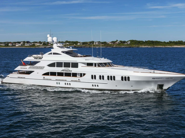 Hire a Trinity Yachts ASPEN ALTERNATIVE Bahamas