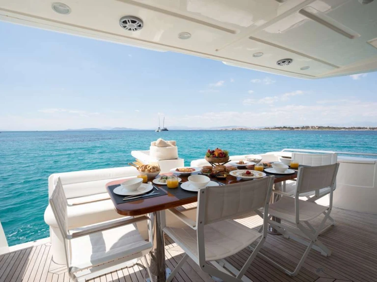 Hire Luxury Yacht Ferretti with a boat licence