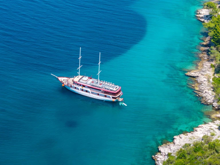 Charter a  Custom Built Aluminum Cutter Carpe Diem in Omiš on Samboat