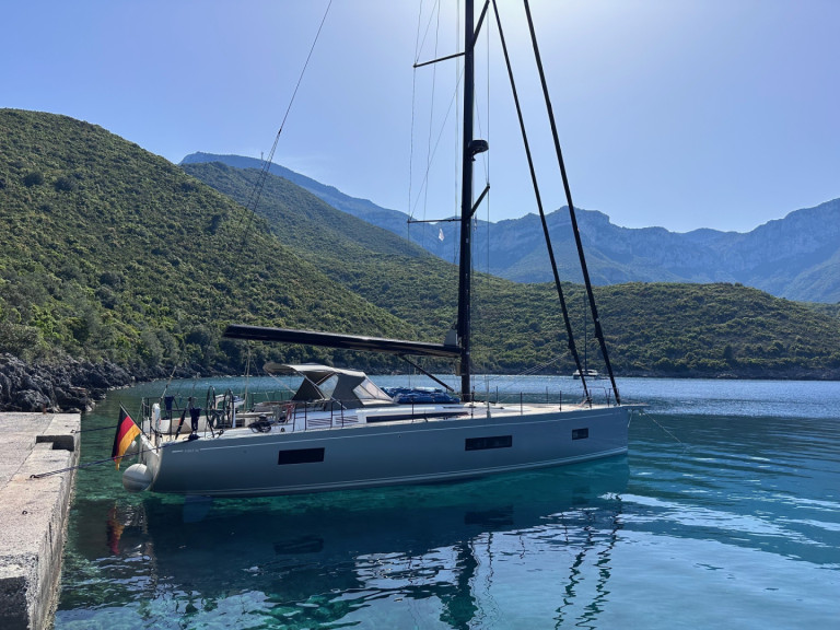 Yacht hire Lávrio cheap First 53