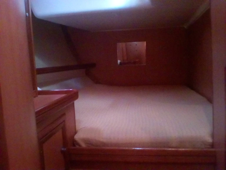 Charter a Ocean Yachts Ocean Star 51.1 in Alimos on Samboat