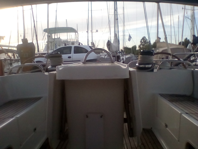 Hire Sailboat Ocean Yachts with a boat licence