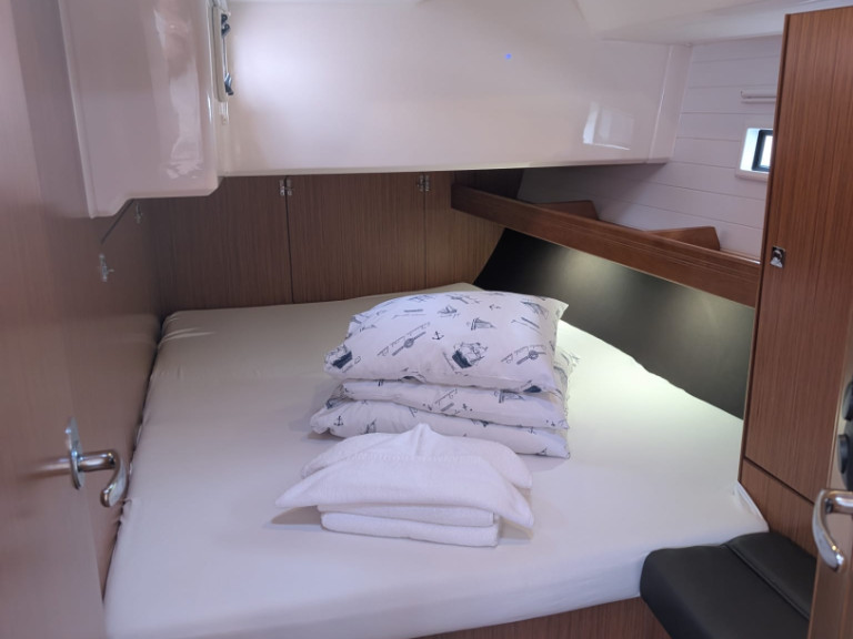 Hire Sailboat with or without skipper Bavaria Rogoznica