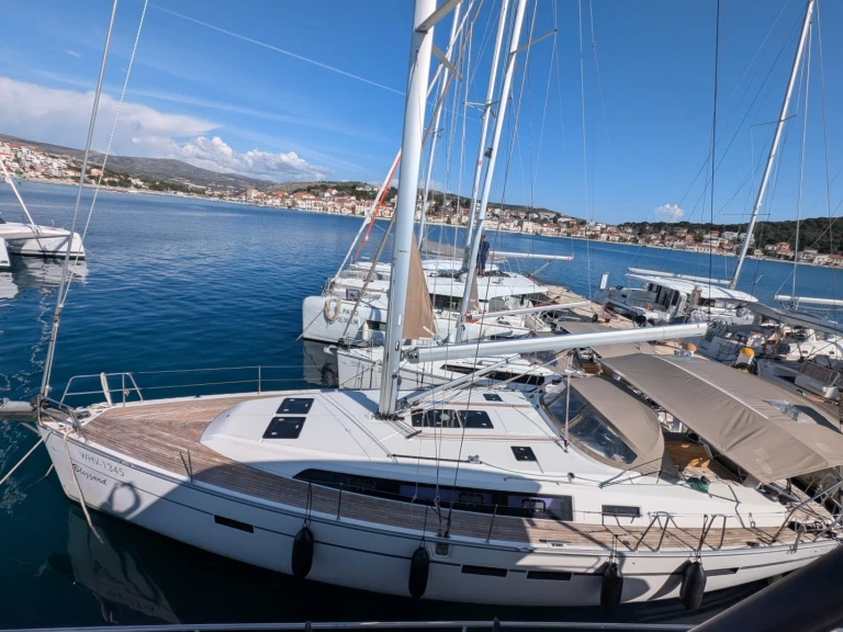 Sailboat to hire Rogoznica at the best price