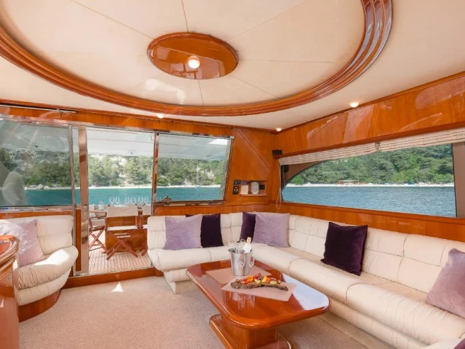 Yacht hire Provincia di Messina cheap Ferretti 730 Fly