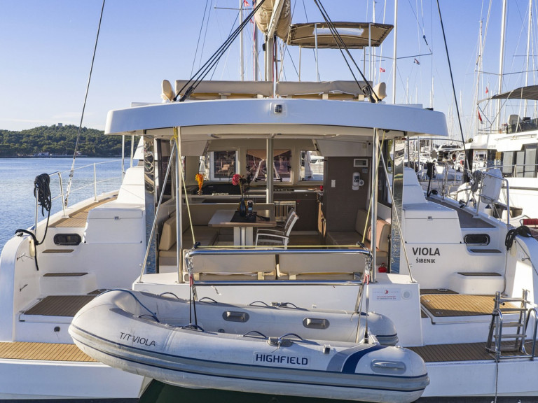Catamaran to hire Šibenik at the best price