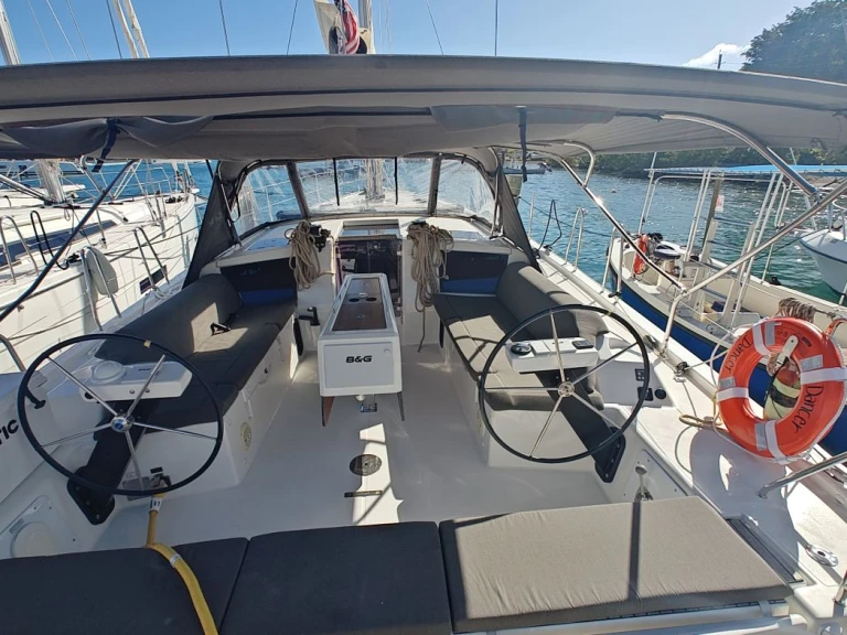 Yacht hire Frenchtown cheap Dufour 430