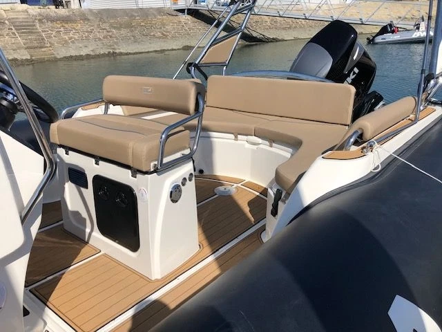 Charter a Bwa SPORT 28 GTO in La Trinité-sur-Mer on Samboat