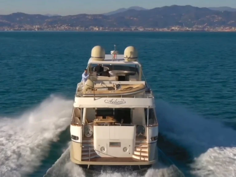 Yacht charter Porto di Salerno - Falcon falcon 80 on SamBoat