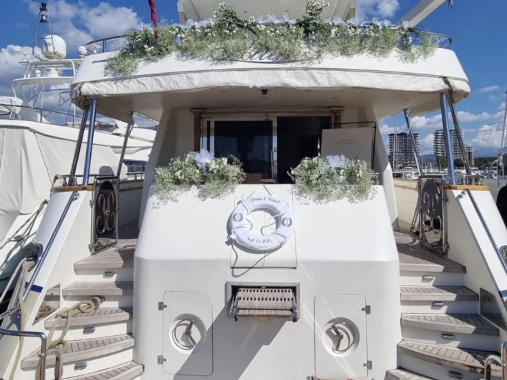 Yacht hire Porto di Salerno cheap falcon 80