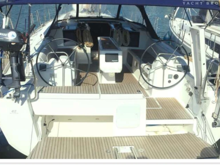 Charter a Dufour Dufour 412 Grand Large in Spain on Samboat