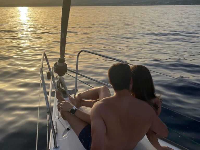 Sailboat hire in Marbella - Elan Elan 37