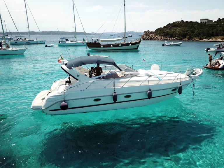 Hire Motorboat Cranchi with a boat licence