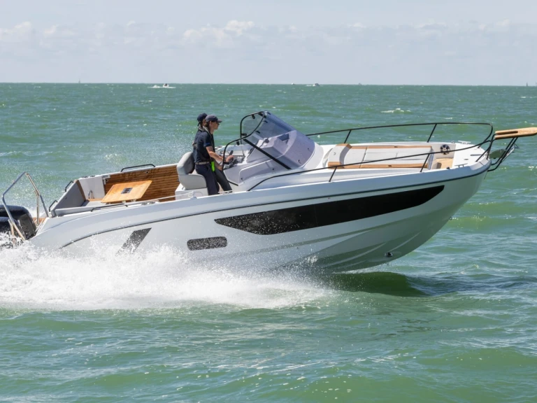 Bénéteau Flyer 9 Spacedeck Elegance charter bareboat or skippered in  Mahón
